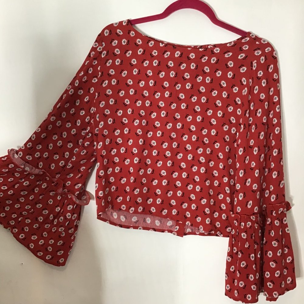 Jack By BB Dakota Drive Me Daisy Button Back Top - Picture 8 of 10